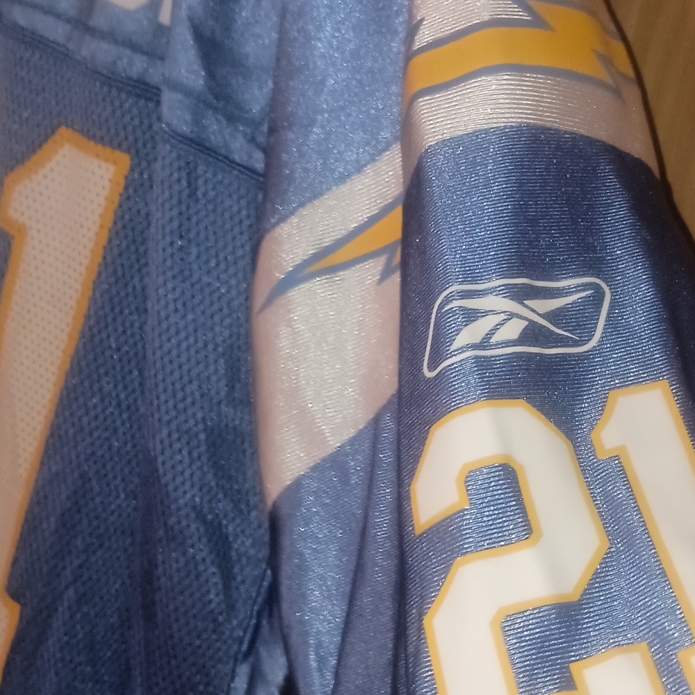 "LT" Jersey NFL Reebok - Picture 2 of 7